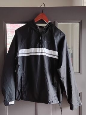 Vintage Nike Kids Black & White Hooded Windbreaker Jacket Quarter Zip